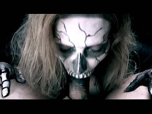 ❤️ Demonflicka suger kuk med sin svarta mun och sväljer sperma. ❌ Fucking at us ﹏